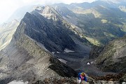 70 Con vista sul roccioso versante nord di Rondenino ed Aga